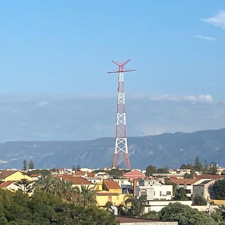 Tra mare e lago Torre di Faro Exterior foto