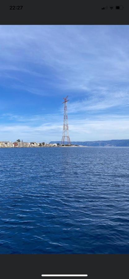 Tra mare e lago Torre di Faro Exterior foto